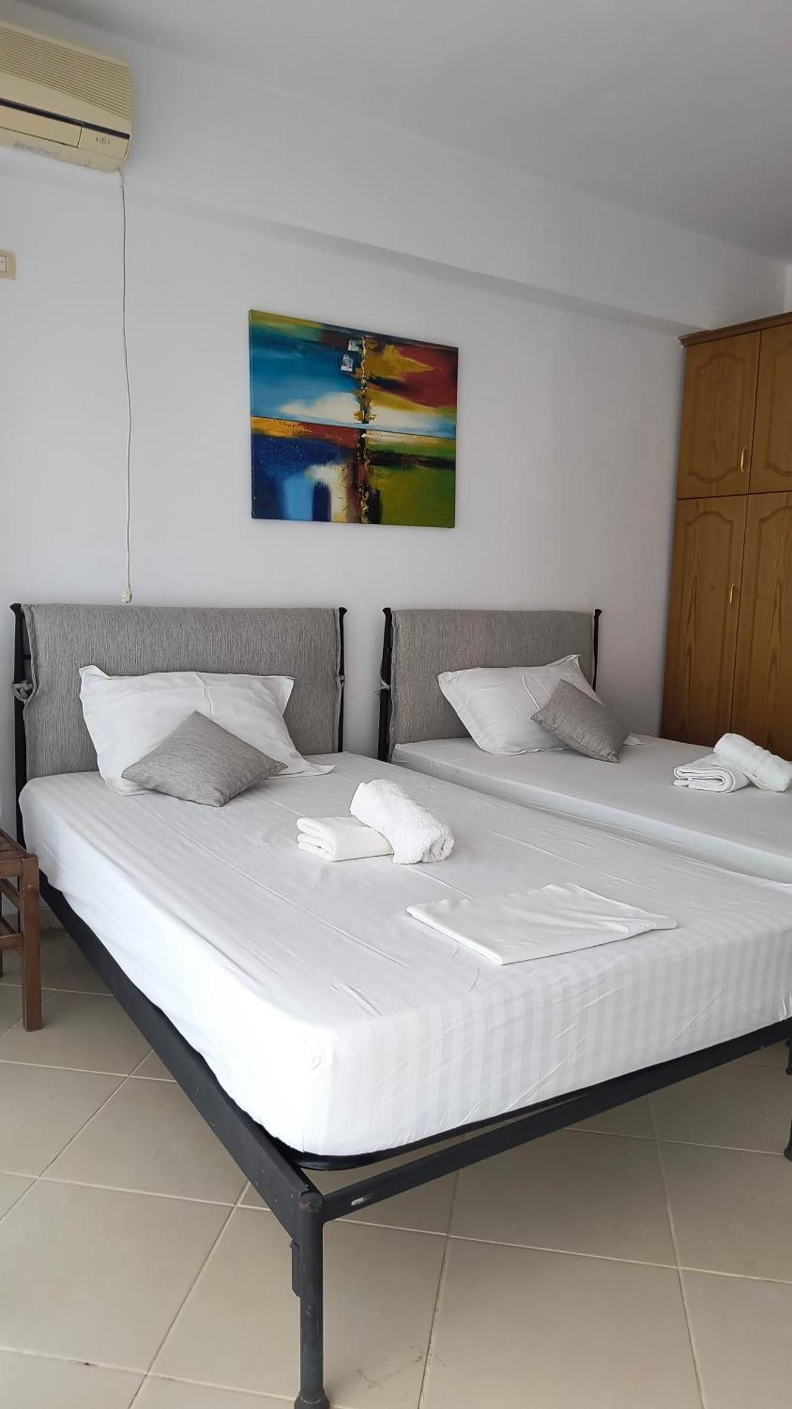Polyxeni Apartments & Rooms Qeparo Esterno foto