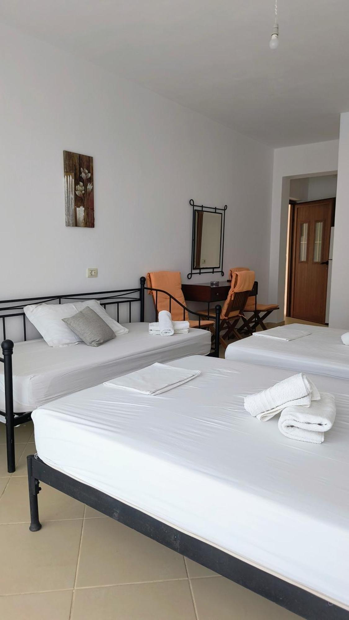 Polyxeni Apartments & Rooms Qeparo Esterno foto