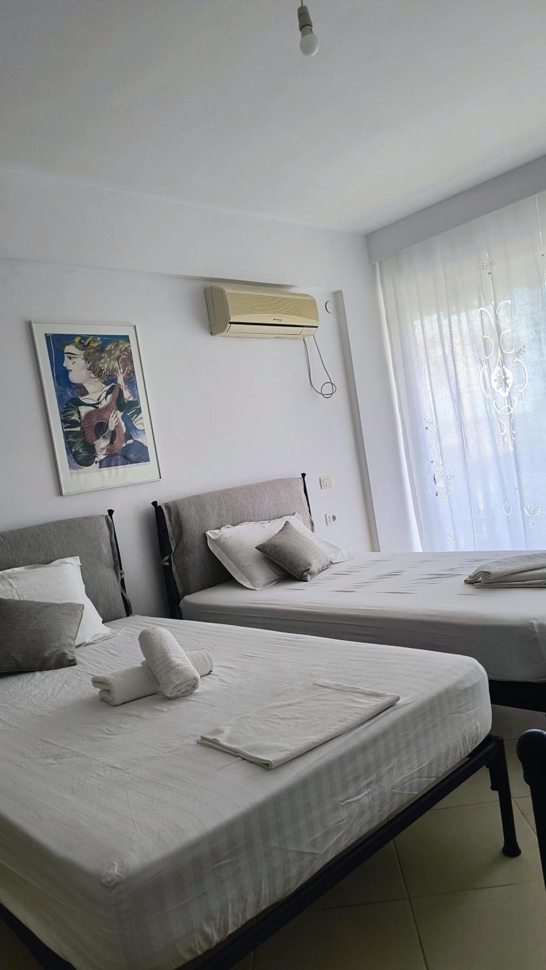 Polyxeni Apartments & Rooms Qeparo Esterno foto