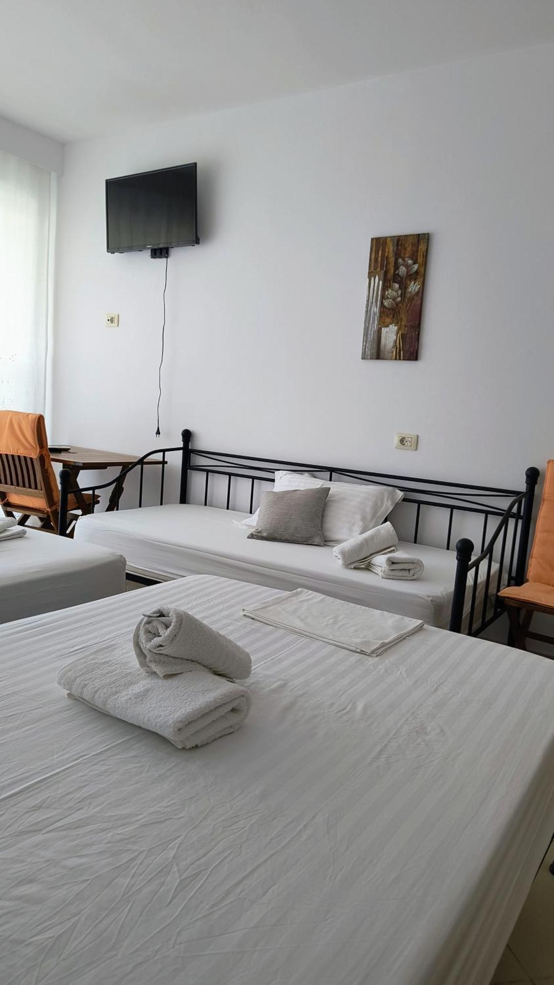 Polyxeni Apartments & Rooms Qeparo Esterno foto
