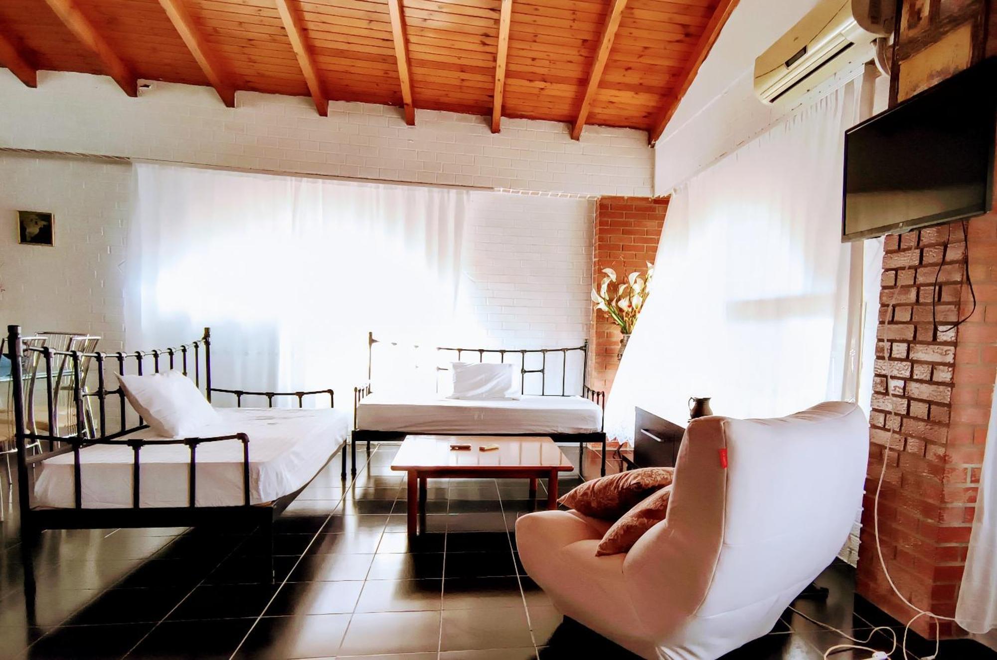 Polyxeni Apartments & Rooms Qeparo Esterno foto