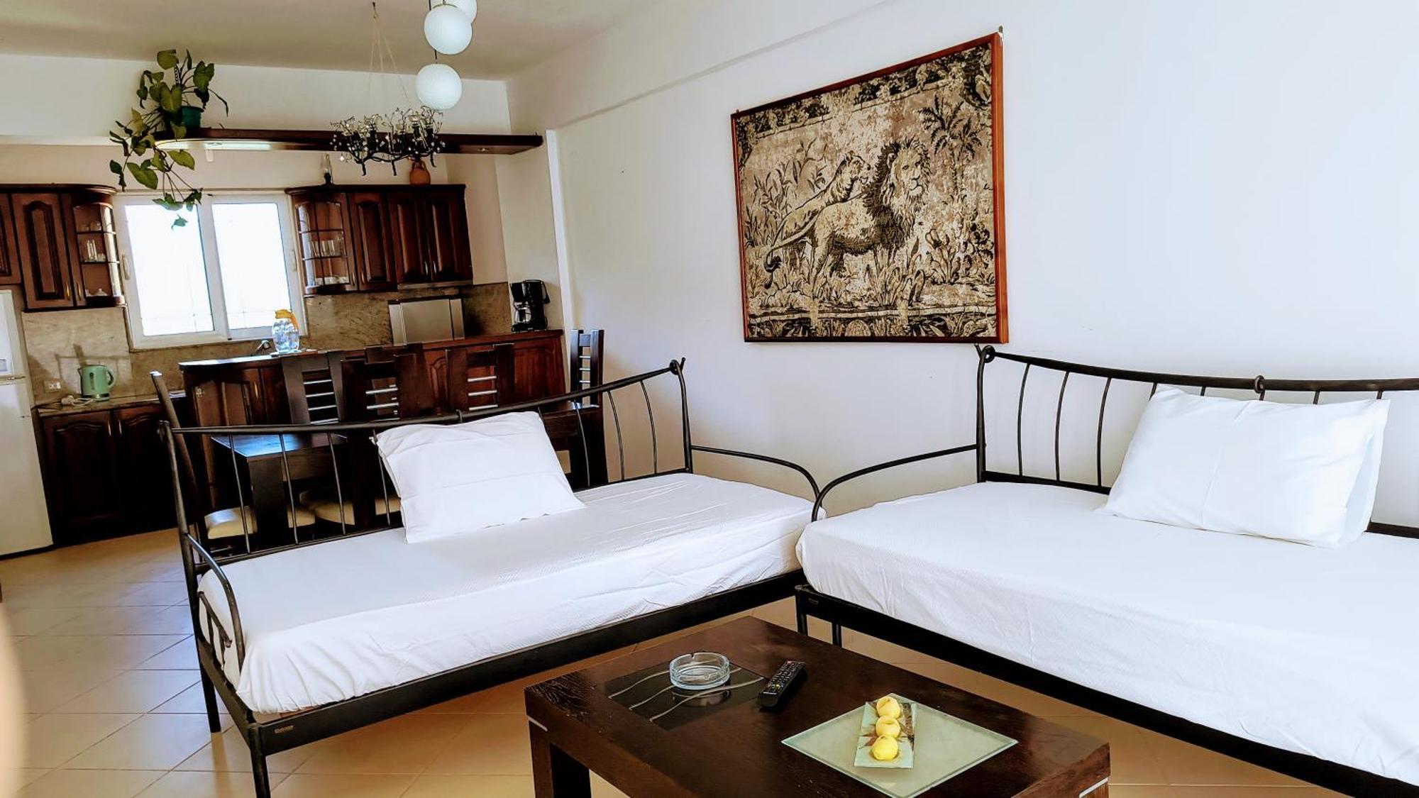 Polyxeni Apartments & Rooms Qeparo Esterno foto