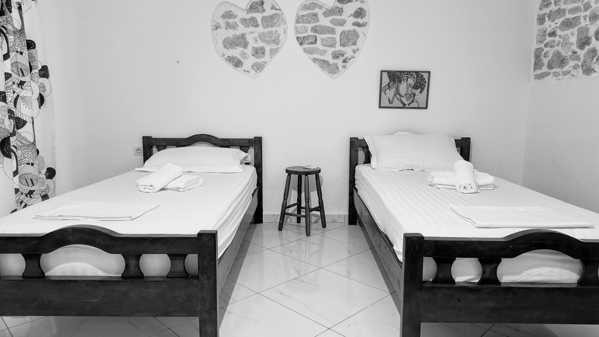 Polyxeni Apartments & Rooms Qeparo Esterno foto